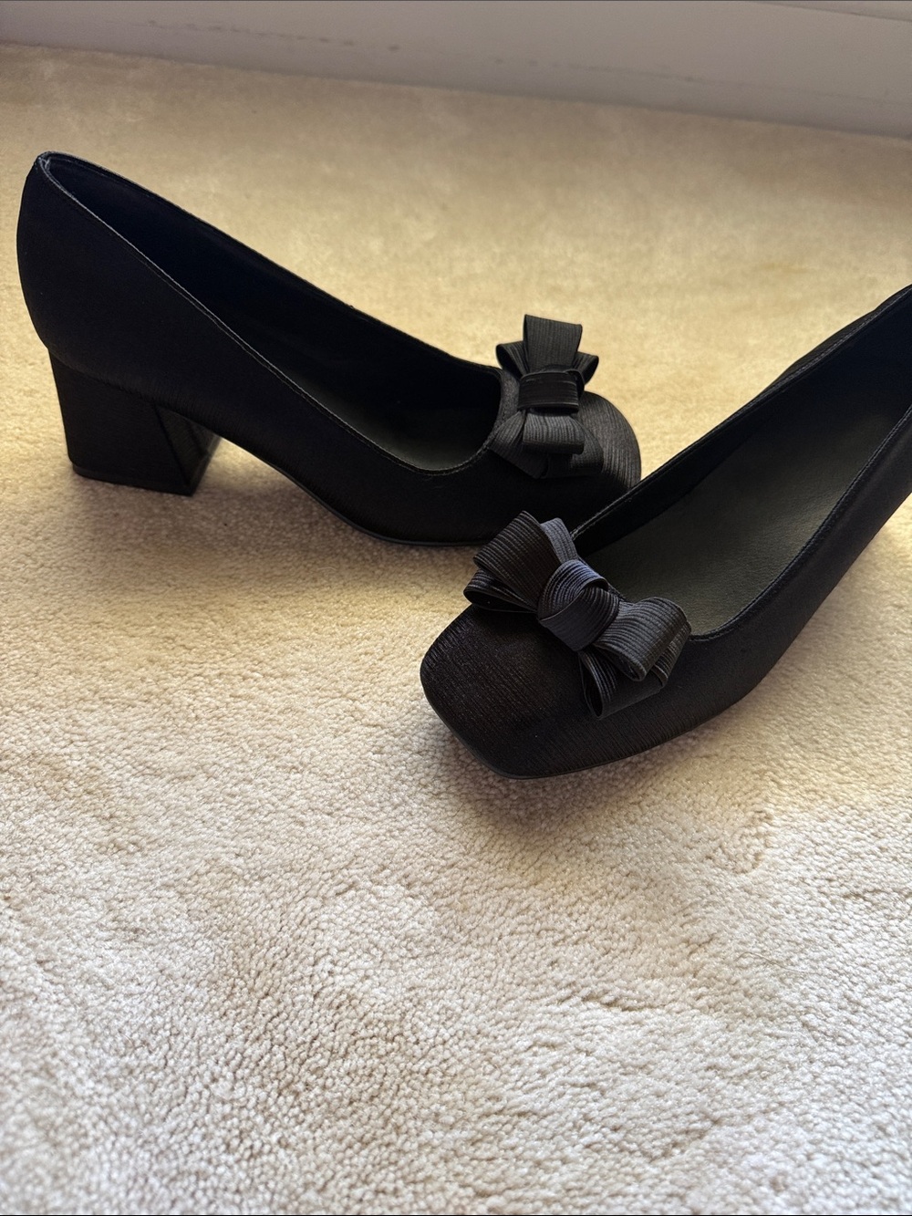 Classic Black Bow Block-Heel Pumps